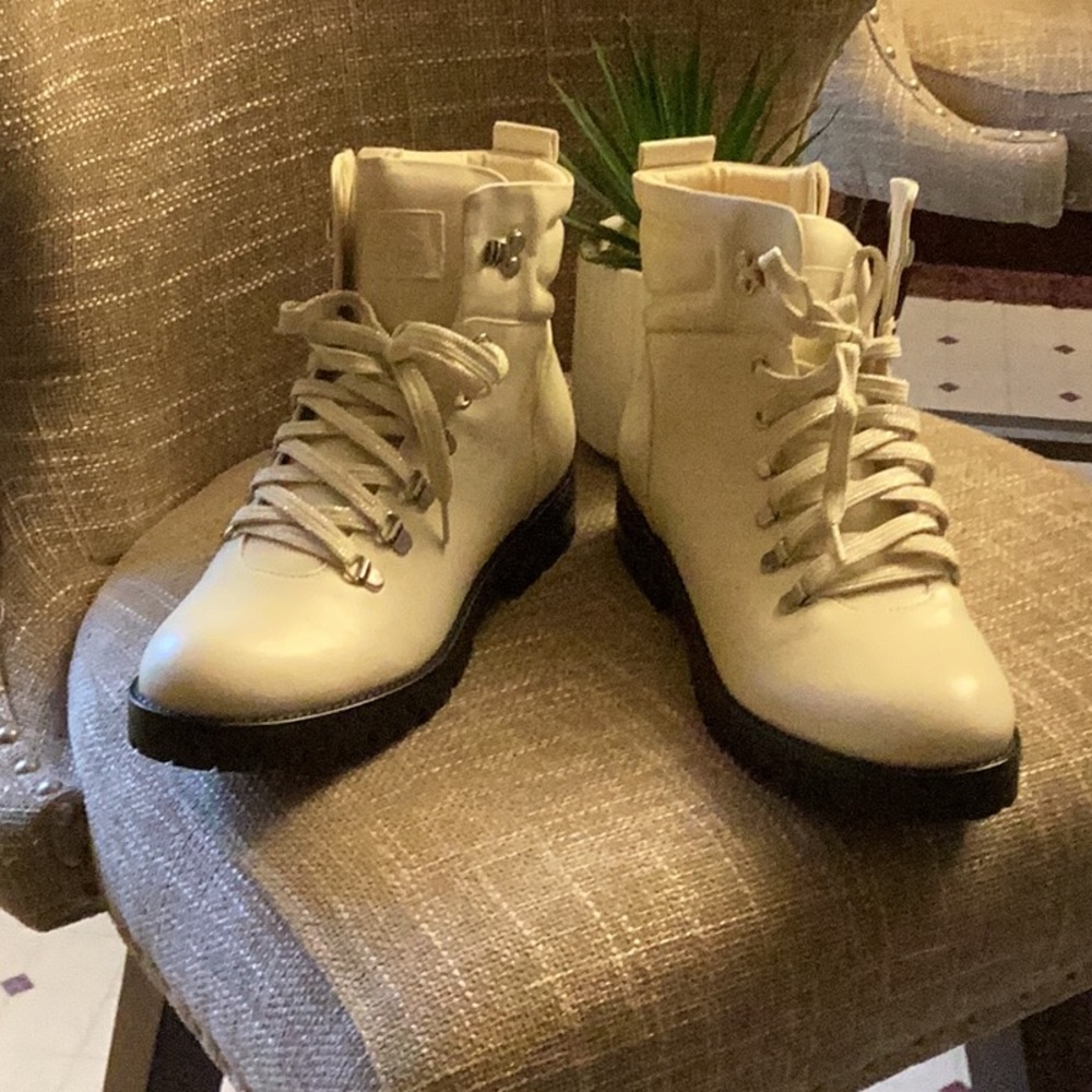Booties GBG Brand New